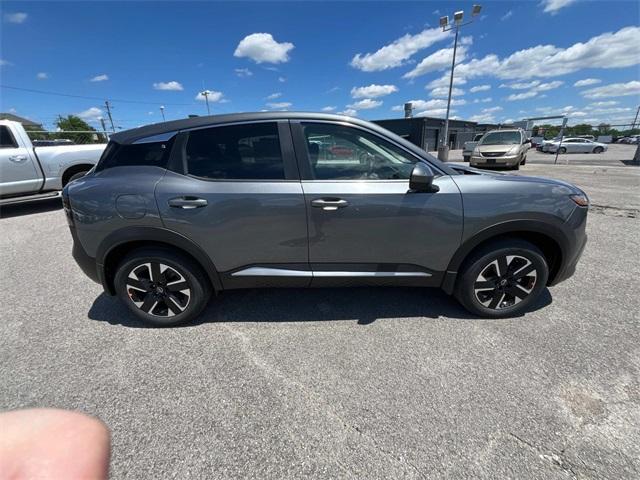 Photo of 2025 Gun Metallic Nissan Kicks