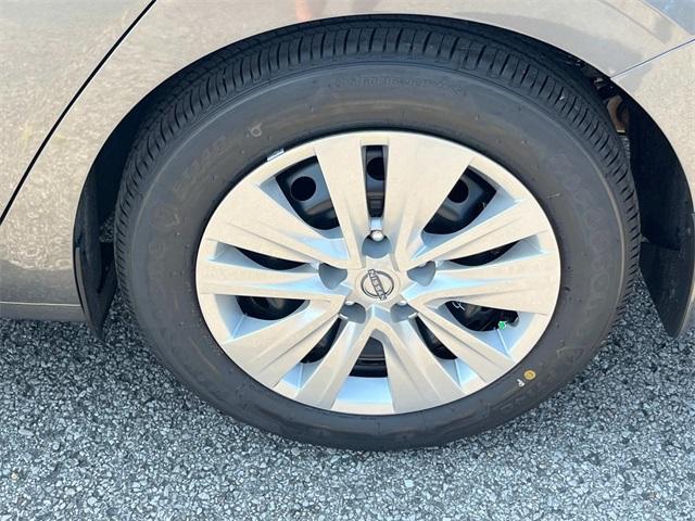 Photo of 2025 Gun Metallic Nissan Sentra
