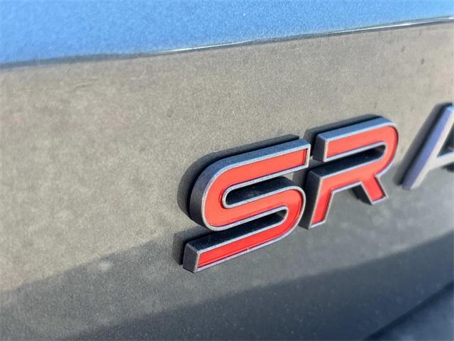 Photo of 2025 2t Gun Red Roof Nissan Kicks