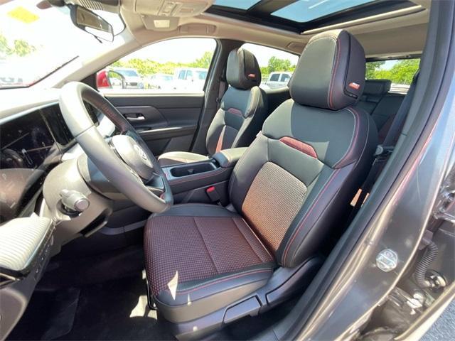 Photo of 2025 2t Gun Red Roof Nissan Kicks
