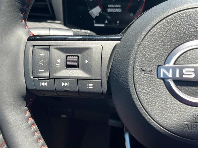 Photo of 2025 2t Gun Red Roof Nissan Kicks