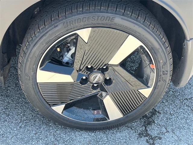 Photo of 2025 2t Gun Red Roof Nissan Kicks