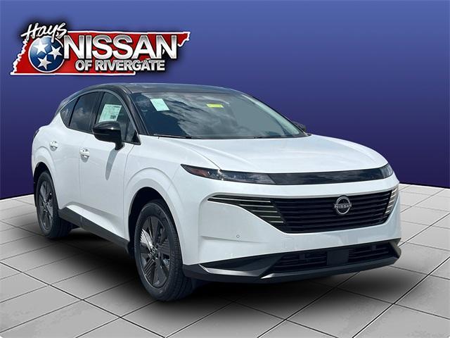 Photo of 2025 White / Black Nissan Murano