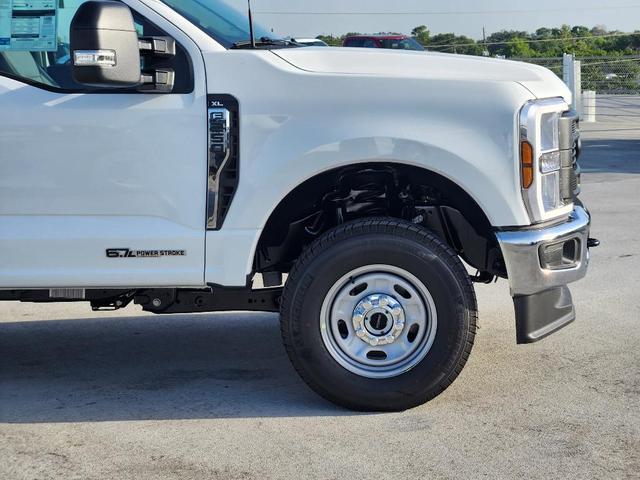 Photo of 2025 Oxford White Ford F-250
