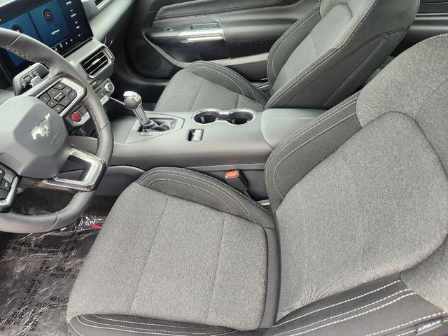 Photo of 2025 Vapor Blue Metallic Ford Mustang