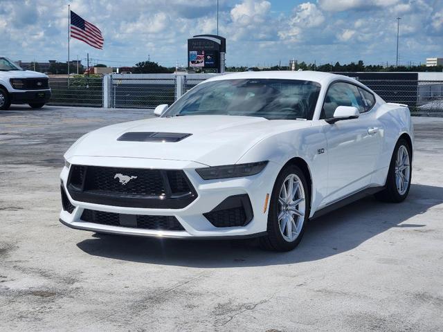 Photo of 2025 Oxford White Ford Mustang