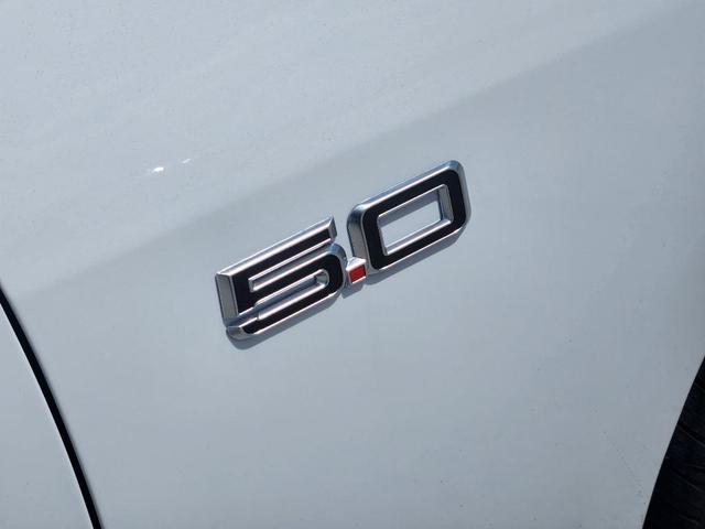 Photo of 2025 Oxford White Ford Mustang
