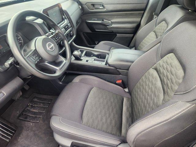 Photo of 2024 Gun Metallic Nissan Pathfinder
