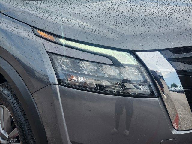 Photo of 2024 Gun Metallic Nissan Pathfinder