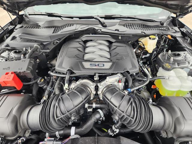Photo of 2025 Carbonized Gray Metallic Ford Mustang