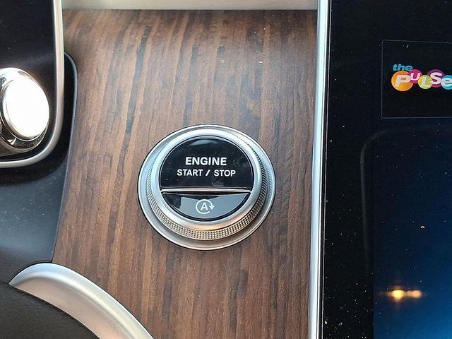 Photo of 2025 Cirrus Silver Metallic Mercedes-Benz GLC 300