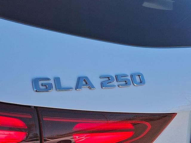 Photo of 2025 Polar White Mercedes-Benz GLA 250