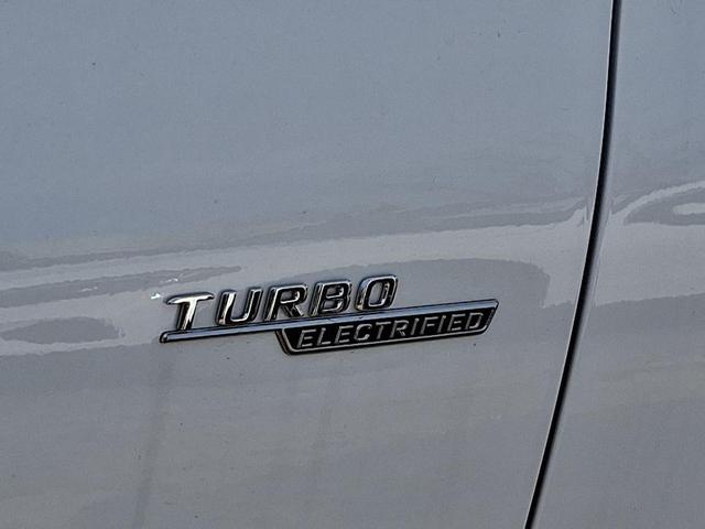 Photo of 2025 Polar White Mercedes-Benz AMG GLC 43