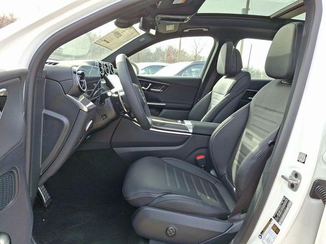 Photo of 2025 Polar White Mercedes-Benz AMG GLC 43