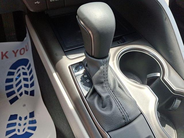 Photo of 2021 Super White Toyota Camry