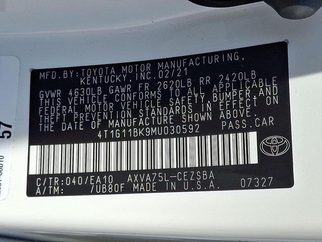 Photo of 2021 Super White Toyota Camry