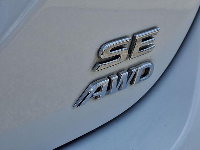 Photo of 2021 Super White Toyota Camry