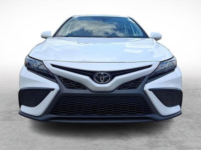 Photo of 2021 Super White Toyota Camry