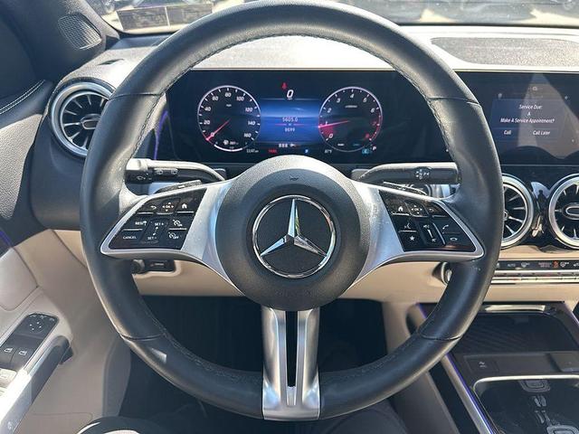 Photo of 2025 Polar White Mercedes-Benz GLB 250