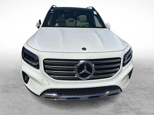 Photo of 2025 Polar White Mercedes-Benz GLB 250