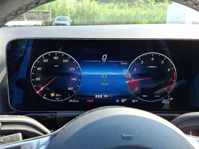 Photo of 2025 Polar White Mercedes-Benz GLA 250