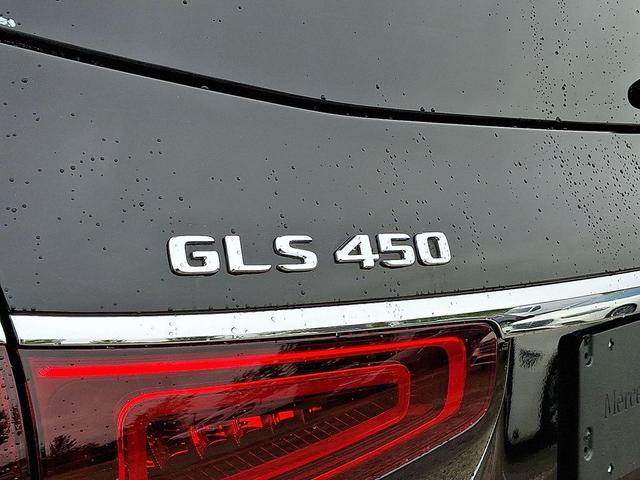 Photo of 2022 Black Mercedes-Benz GLS 450