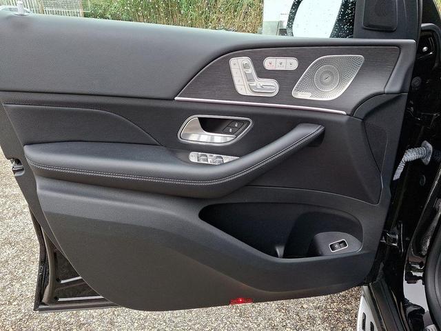 Photo of 2022 Black Mercedes-Benz GLS 450