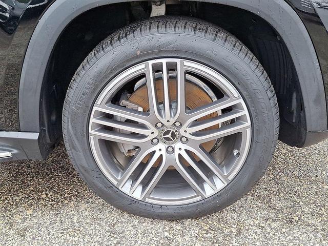 Photo of 2022 Black Mercedes-Benz GLS 450