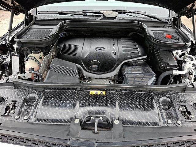 Photo of 2022 Black Mercedes-Benz GLS 450