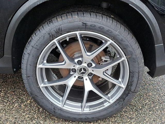 Photo of 2022 Black Mercedes-Benz GLC 300