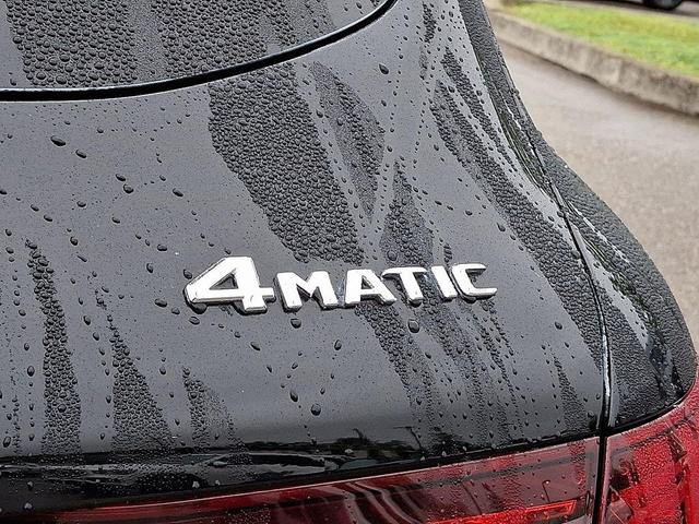 Photo of 2022 Black Mercedes-Benz GLC 300