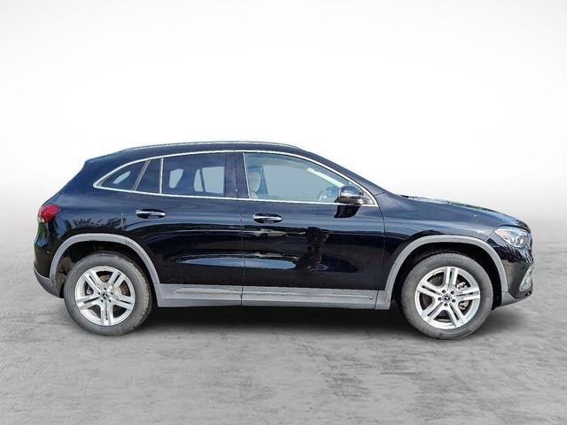 Photo of 2021 Midnight Black Mercedes-Benz GLA 250