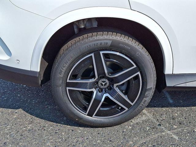 Photo of 2025 Polar White Mercedes-Benz GLC 300