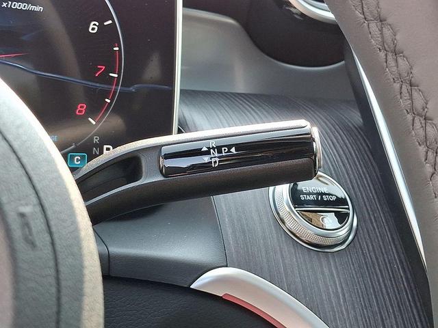 Photo of 2025 Polar White Mercedes-Benz GLC 300