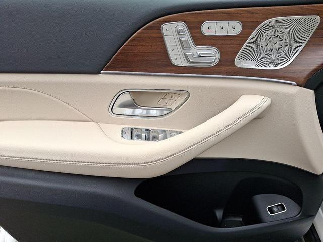 Photo of 2025 Polar White Mercedes-Benz GLS 450