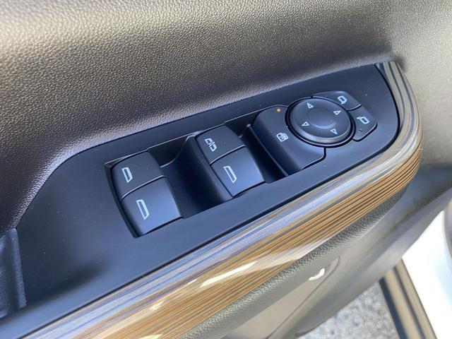 Photo of 2022 Summit White GMC Acadia