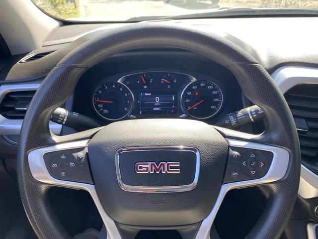 Photo of 2022 Summit White GMC Acadia