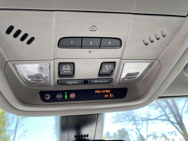 Photo of 2022 Summit White GMC Acadia