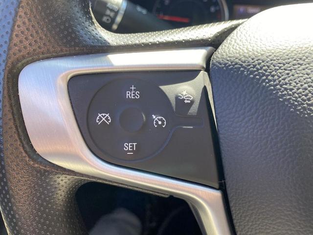 Photo of 2022 Summit White GMC Acadia