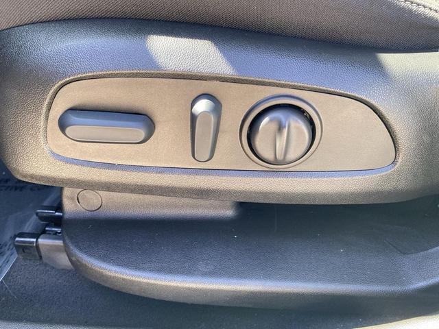 Photo of 2022 Summit White GMC Acadia