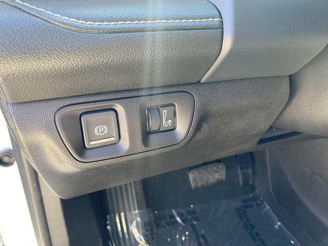 Photo of 2022 Summit White GMC Acadia