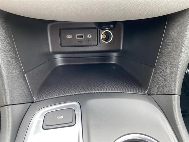 Photo of 2021 Summit White Chevrolet Equinox