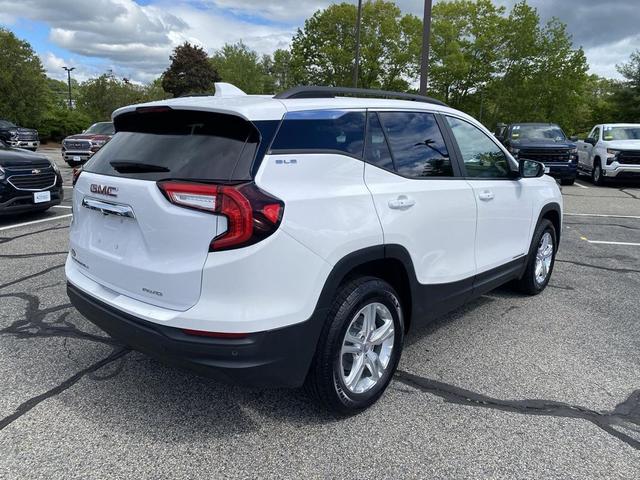 Photo of 2022 Summit White GMC Terrain