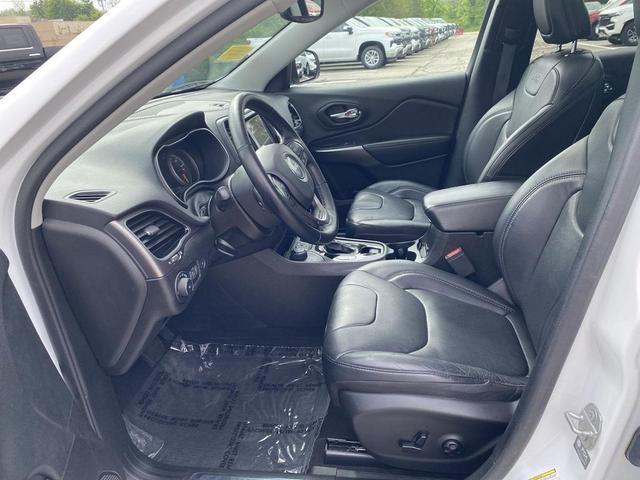 Photo of 2021 Bright White Clearcoat Jeep Cherokee