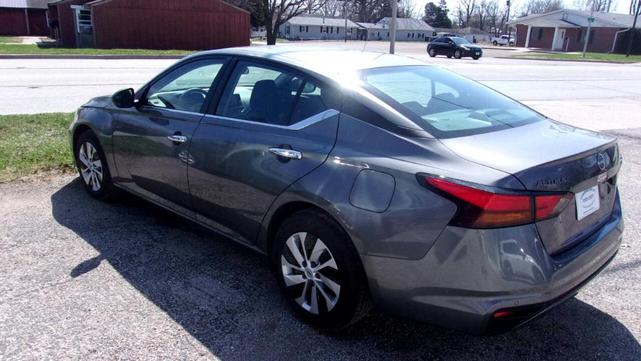 Photo of 2024 Gun Metallic Nissan Altima