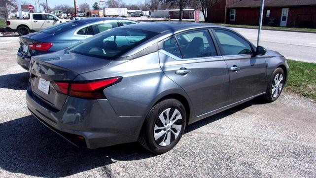 Photo of 2024 Gun Metallic Nissan Altima