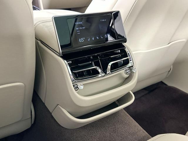 Photo of 2024 Black Bentley Flying Spur