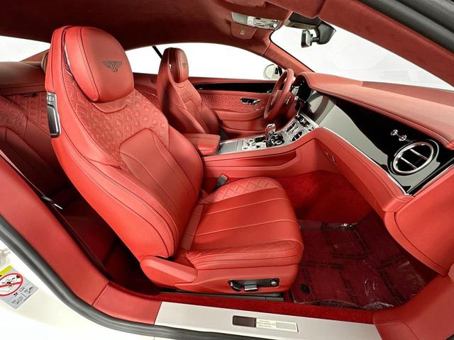 Photo of 2022 Glacier White Bentley Continental GT