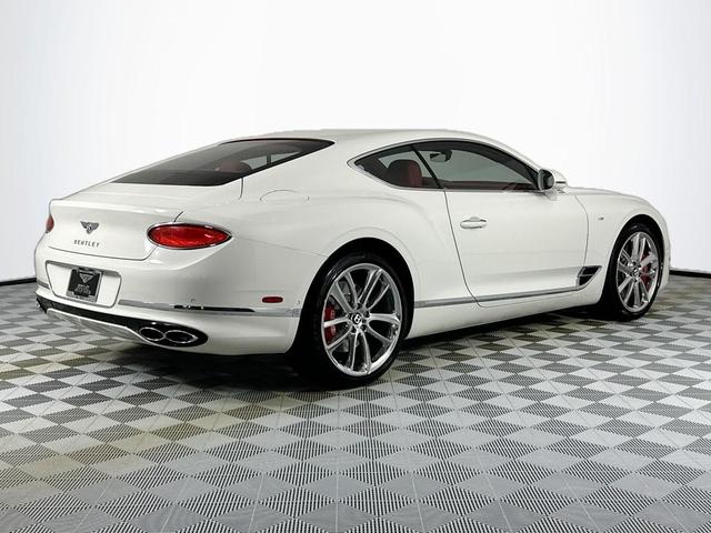 Photo of 2022 Glacier White Bentley Continental GT