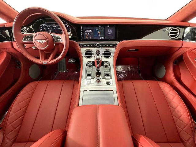 Photo of 2022 Glacier White Bentley Continental GT